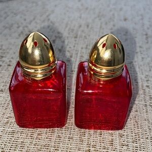 Elegant Red and Gold Glass mini salt and pepper Shakers